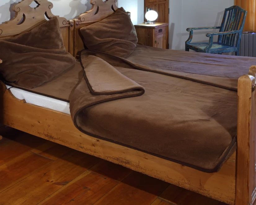 Přikrývka zimní CAMEL - Barva: Hnědá, Rozměr: 200x135cm